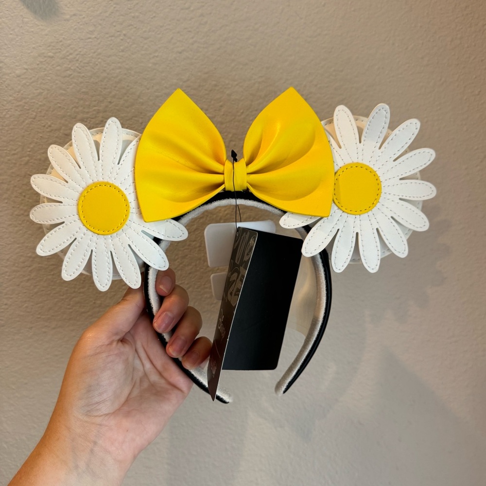 COPY - NWT DISNEY x LOUNGEFLY DAISY MOUSE EAR HEADBAND